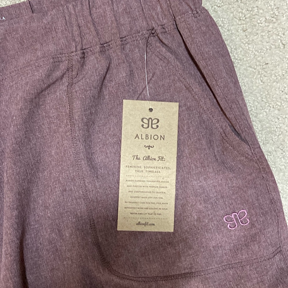 Heather Maroon Albion Fit Jetsetters with Gold Zipper Accents - Picture 4 of 6